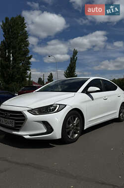 Седан Hyundai Elantra 2018 в Киеве