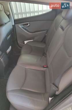 Седан Hyundai Elantra 2015 в Ахтырке