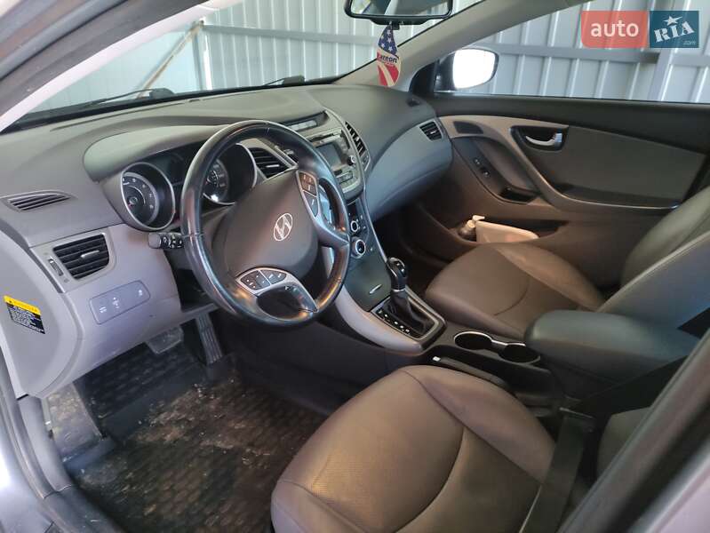 Седан Hyundai Elantra 2015 в Ахтырке
