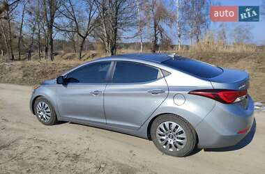 Седан Hyundai Elantra 2015 в Ахтырке