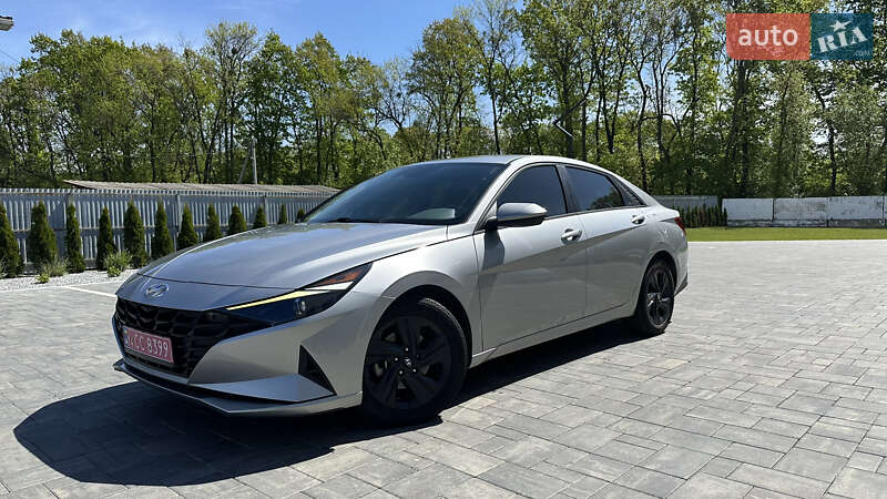 Седан Hyundai Elantra 2022 в Луцке
