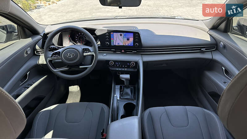 Седан Hyundai Elantra 2022 в Луцке