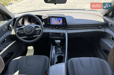 Седан Hyundai Elantra 2022 в 