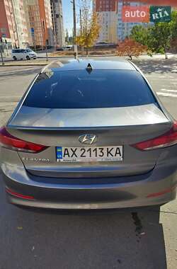 Седан Hyundai Elantra 2018 в 