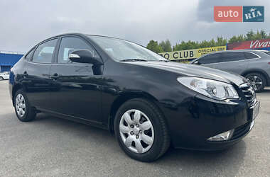 Седан Hyundai Elantra 2010 в Киеве