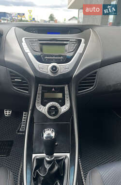 Седан Hyundai Elantra 2011 в 