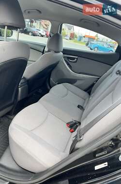 Седан Hyundai Elantra 2014 в 