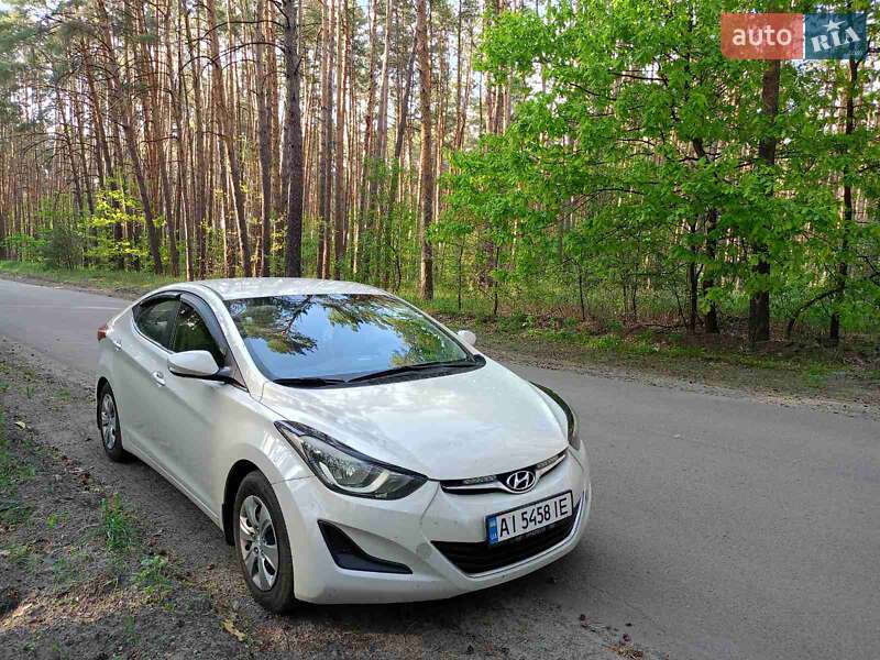 Седан Hyundai Elantra 2014 в Киеве