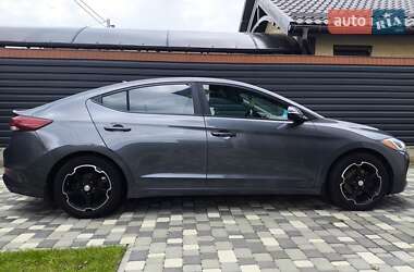 Седан Hyundai Elantra 2018 в 