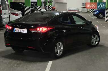 Седан Hyundai Elantra 2013 в 