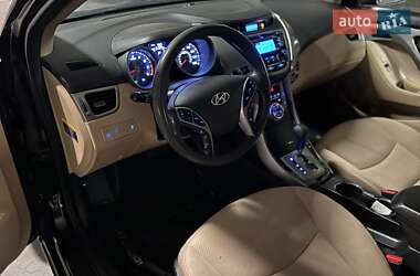 Седан Hyundai Elantra 2013 в 