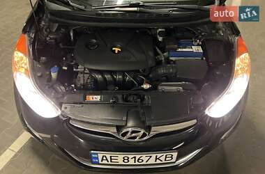 Седан Hyundai Elantra 2013 в 