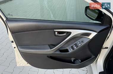 Седан Hyundai Elantra 2012 в 