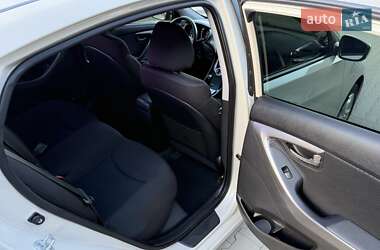 Седан Hyundai Elantra 2012 в 