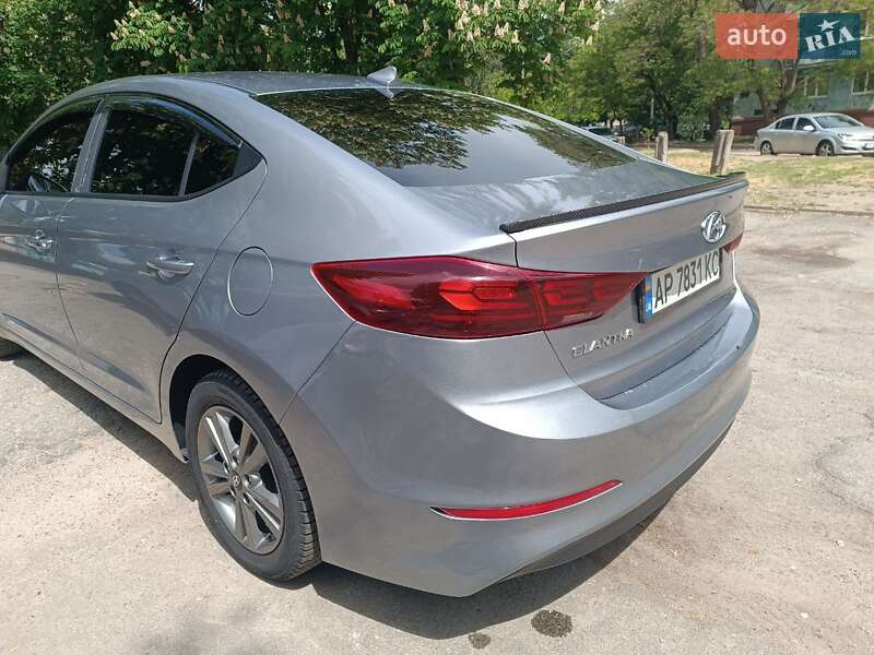 Седан Hyundai Elantra 2016 в Запоріжжі