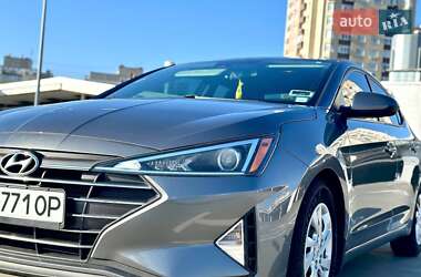 Седан Hyundai Elantra 2019 в 