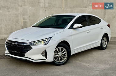 Седан Hyundai Elantra 2019 в Киеве