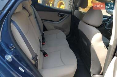 Седан Hyundai Elantra 2015 в 