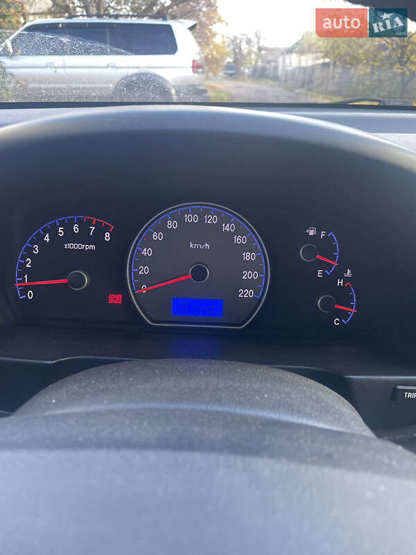 Седан Hyundai Elantra 2008 в Павлограді