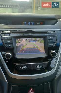Седан Hyundai Elantra 2014 в 
