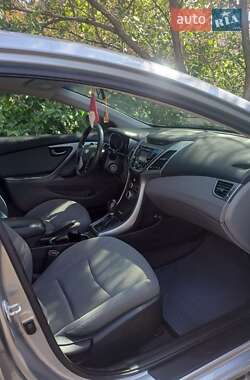 Седан Hyundai Elantra 2014 в 