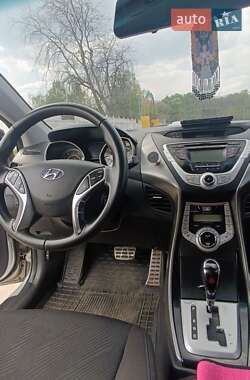Седан Hyundai Elantra 2012 в 