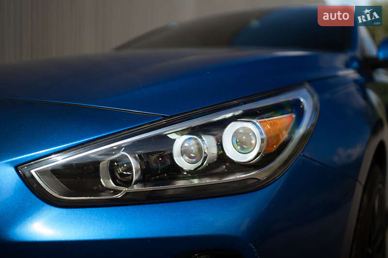 Хэтчбек Hyundai Elantra 2017 в Полтаве