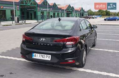 Седан Hyundai Elantra 2018 в 