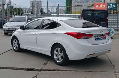 Седан Hyundai Elantra 2012 в 