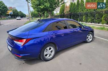 Седан Hyundai Elantra 2021 в 