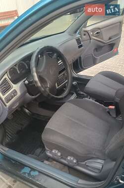 Седан Hyundai Elantra 2000 в 