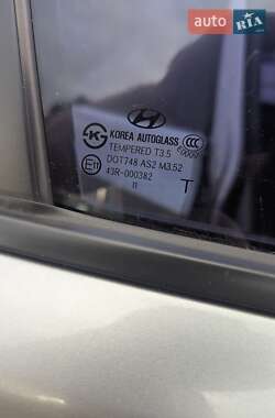 Седан Hyundai Elantra 2012 в 