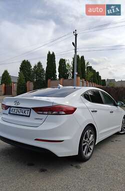 Седан Hyundai Elantra 2016 в 
