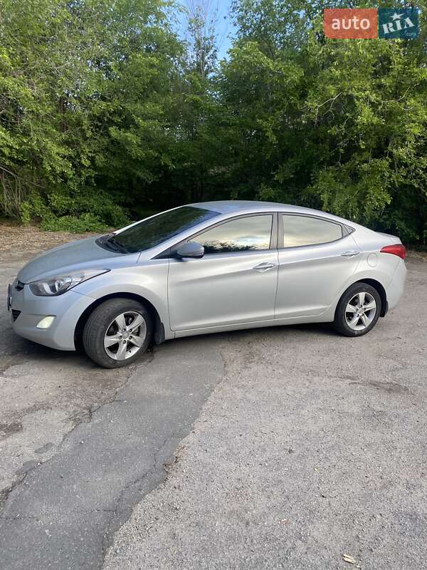 Седан Hyundai Elantra 2012 в Дніпрі