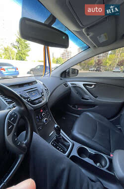 Седан Hyundai Elantra 2014 в 