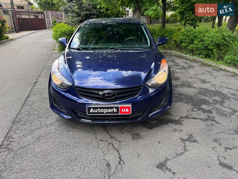 Седан Hyundai Elantra 2013 в Киеве