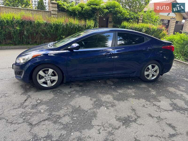 Седан Hyundai Elantra 2013 в Киеве