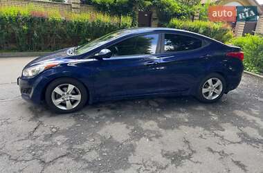 Седан Hyundai Elantra 2013 в 