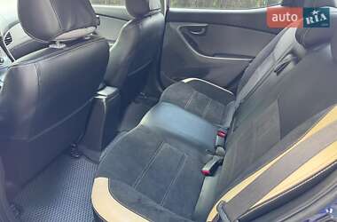 Седан Hyundai Elantra 2013 в 