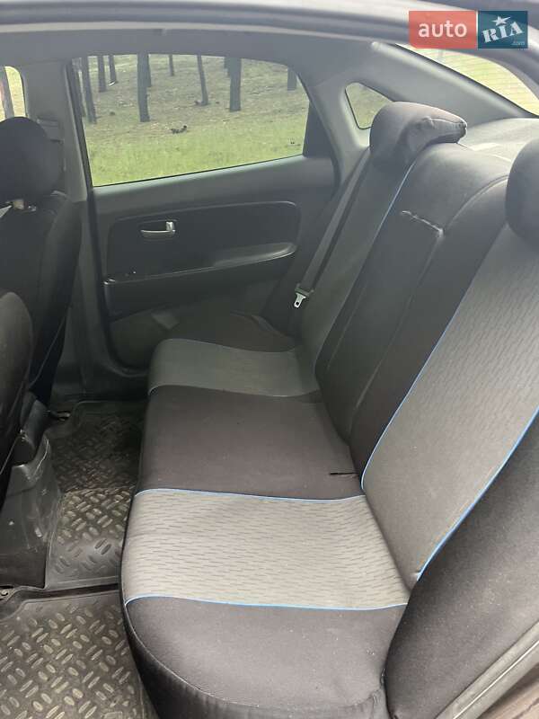 Седан Hyundai Elantra 2008 в Изюме