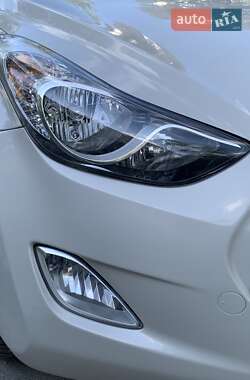Седан Hyundai Elantra 2012 в 