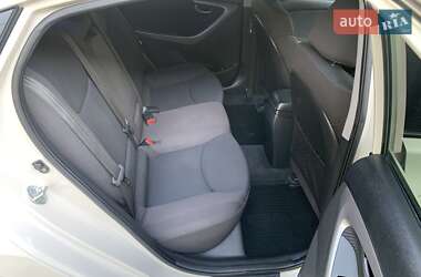 Седан Hyundai Elantra 2012 в 