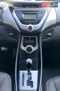 Седан Hyundai Elantra 2012 в 