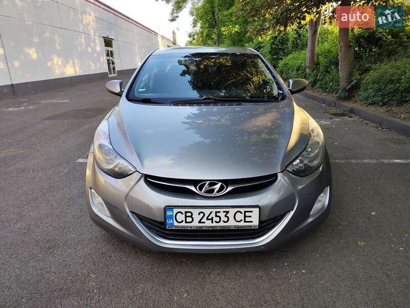 Hyundai Elantra 2012