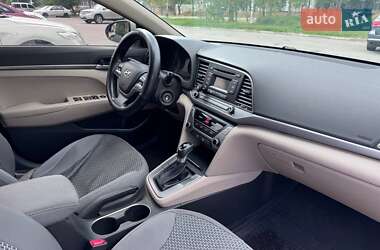 Седан Hyundai Elantra 2018 в 