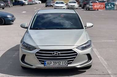 Седан Hyundai Elantra 2018 в 