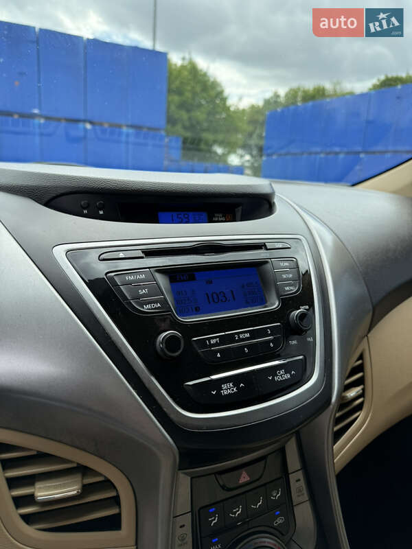 Седан Hyundai Elantra 2013 в Борисполе