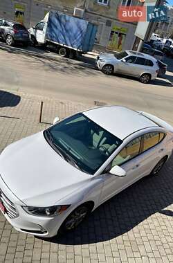 Седан Hyundai Elantra 2016 в 