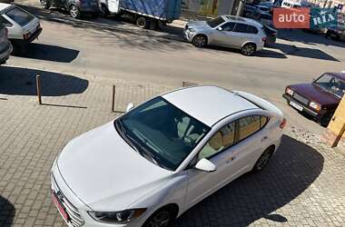 Седан Hyundai Elantra 2016 в 