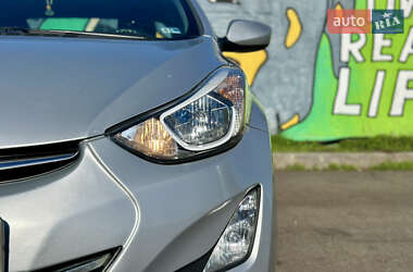 Седан Hyundai Elantra 2015 в 